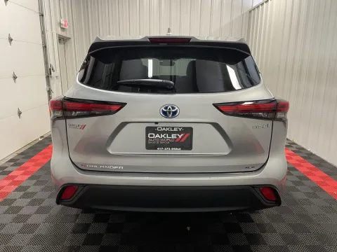 Another view of 2023 Toyota Highlander Hybrid XLE for sale in Branson West, MO at Oakley Auto World