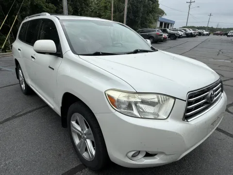 More photos of 2008 Toyota Highlander Limited at Oakley Auto World, MO
