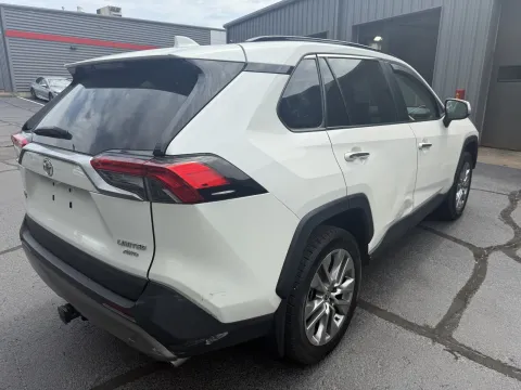 More photos of 2022 Toyota RAV4 Limited at Oakley Auto World, MO