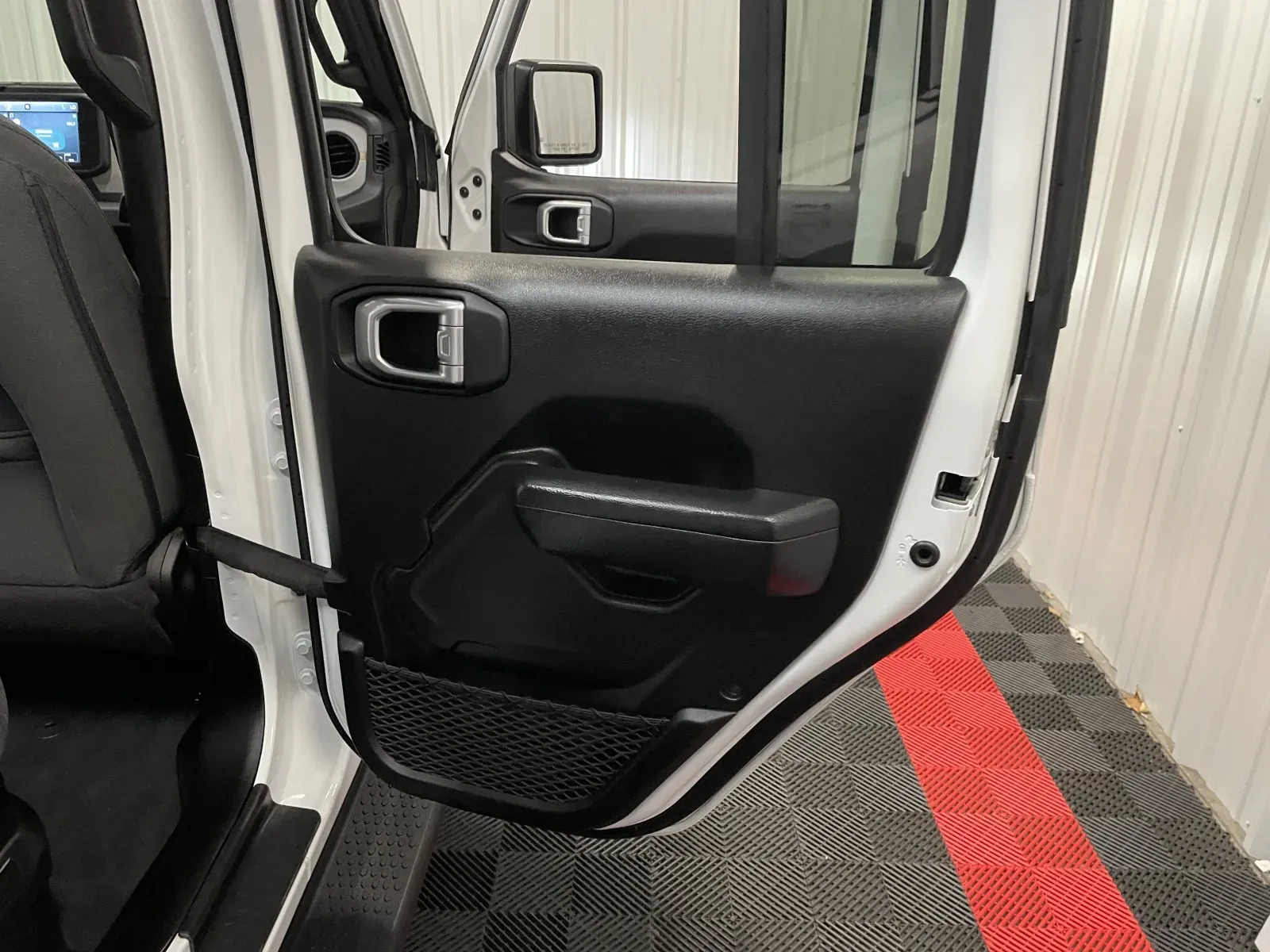 Jeep Wrangler photo 43