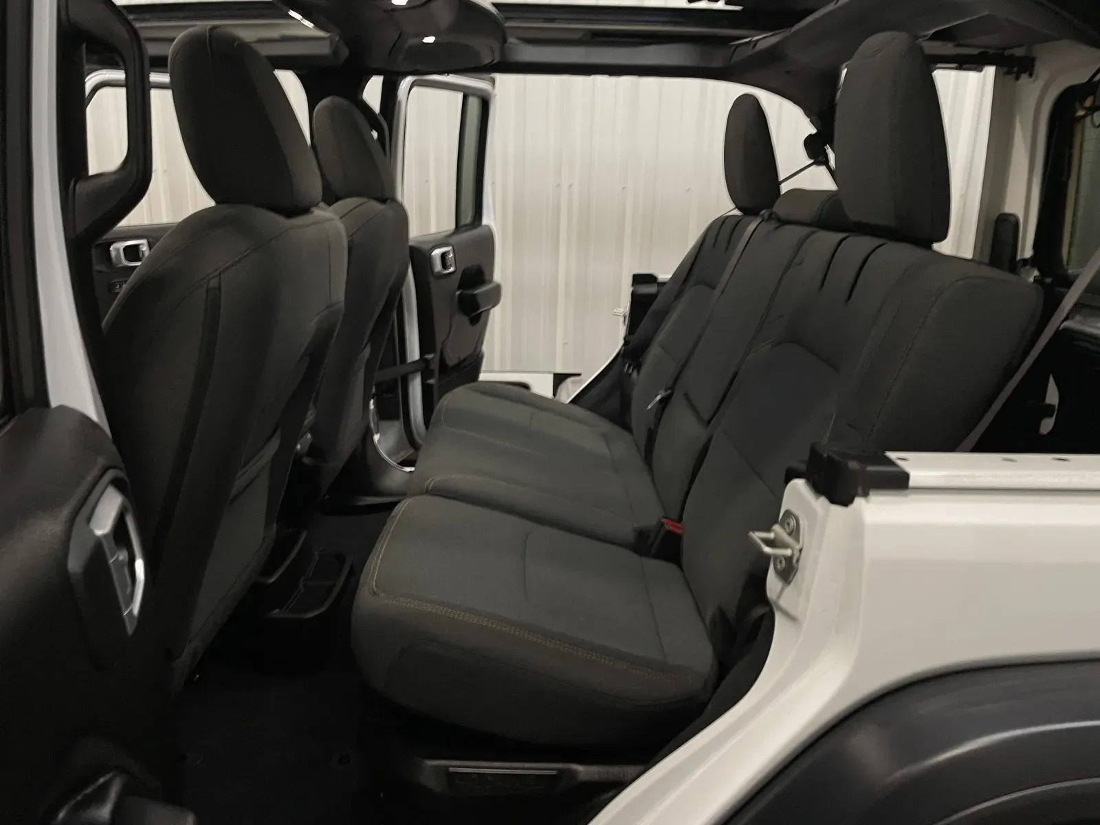 Jeep Wrangler photo 40