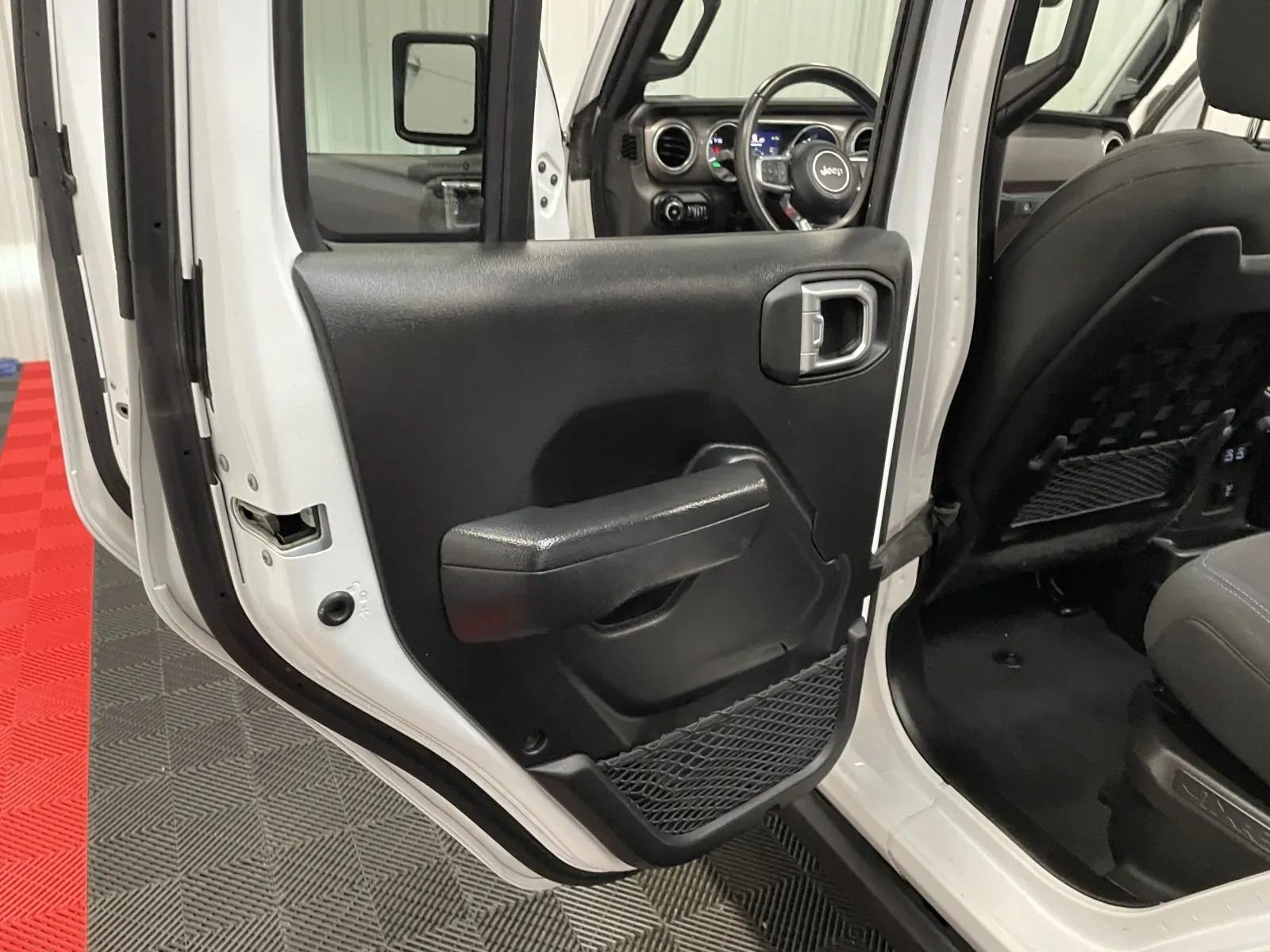 Jeep Wrangler photo 40