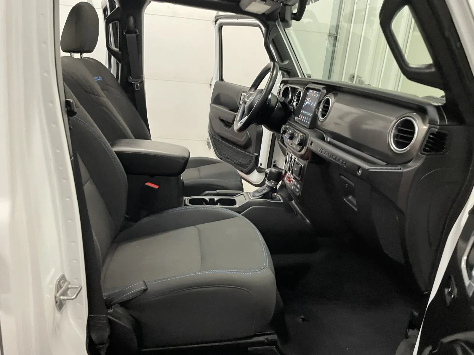 Jeep Wrangler photo 45