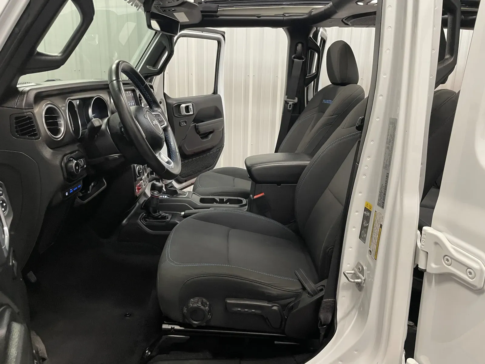 Jeep Wrangler photo 36