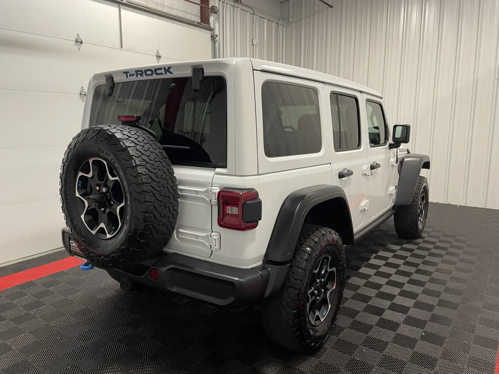 Jeep Wrangler photo 8