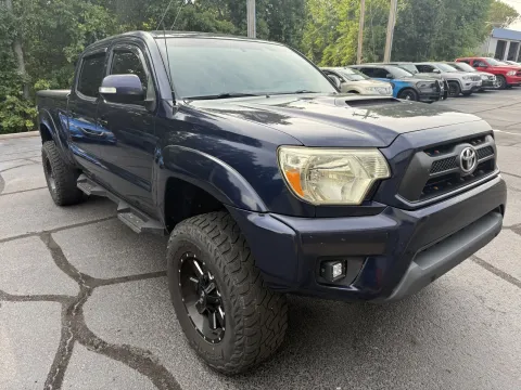 More photos of 2013 Toyota Tacoma at Oakley Auto World, MO