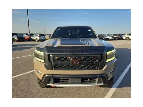 More photos of 2022 Nissan Frontier PRO-4X at Oakley Auto World, MO