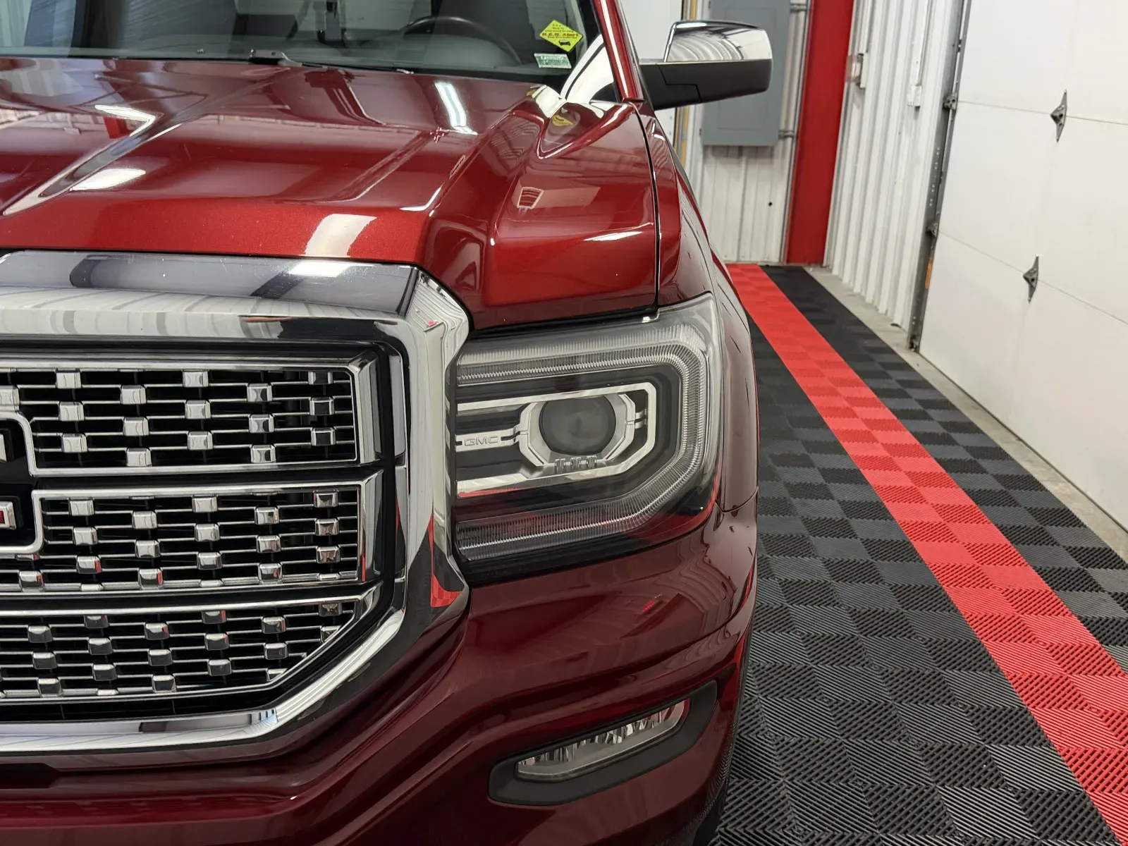 GMC Sierra photo 8