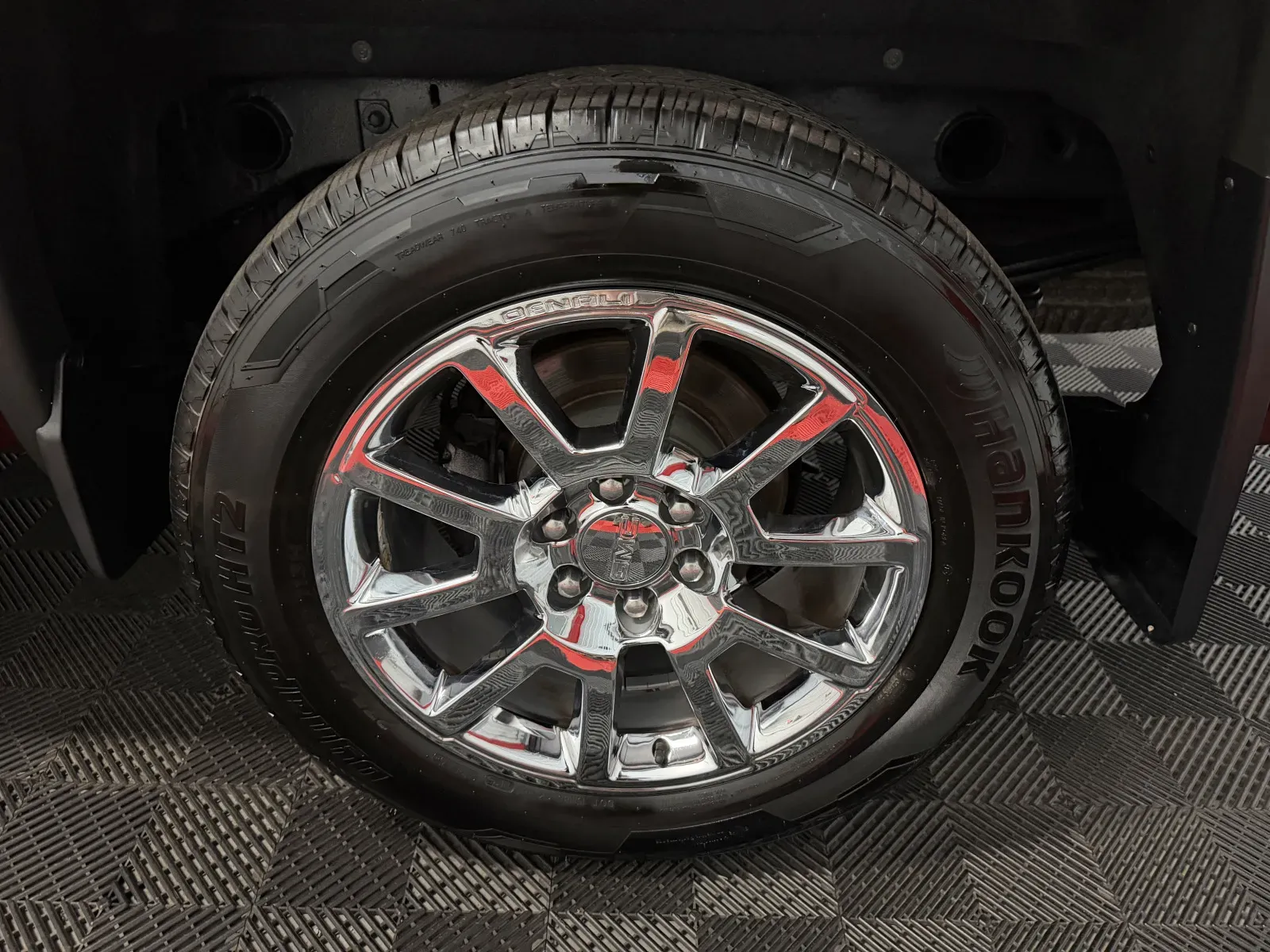 GMC Sierra photo 13