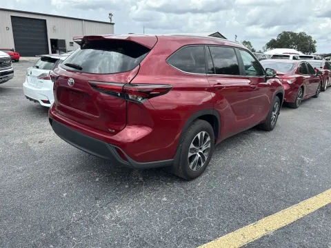 Another view of 2024 Toyota Highlander XLE for sale in Branson West, MO at Oakley Auto World