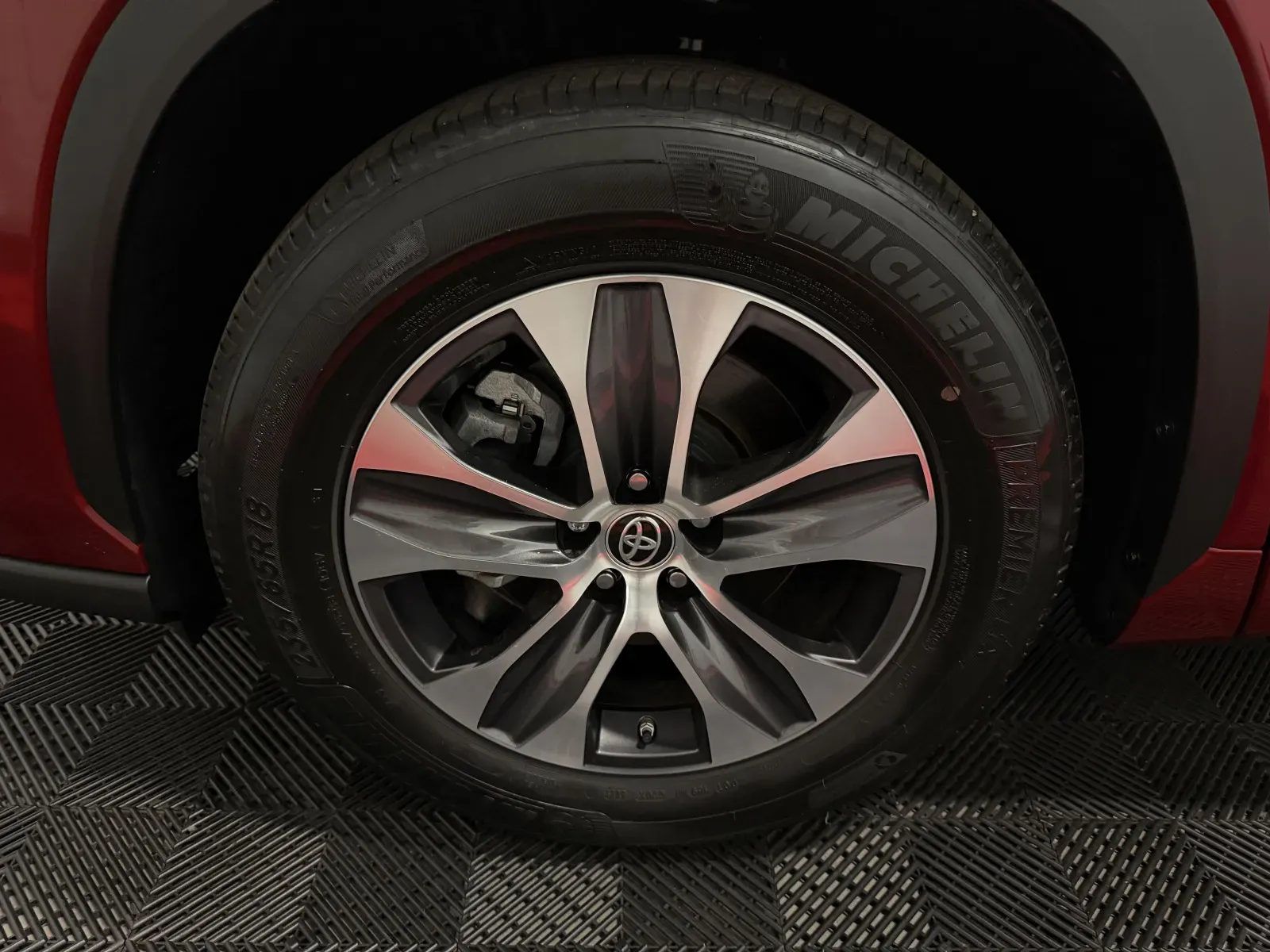Toyota Highlander photo 11
