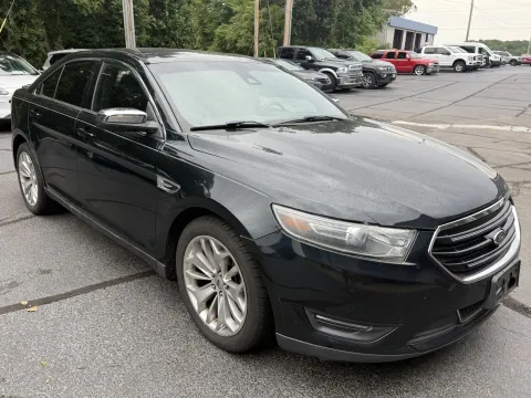 More photos of 2014 Ford Taurus Limited at Oakley Auto World, MO