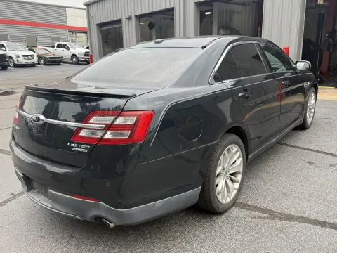 More photos of 2014 Ford Taurus Limited at Oakley Auto World, MO