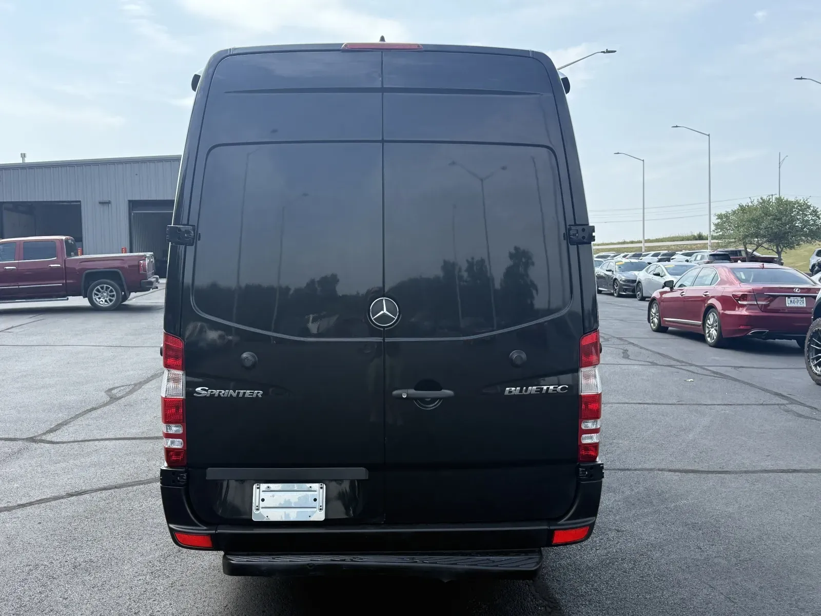 Mercedes-Benz Sprinter photo 3