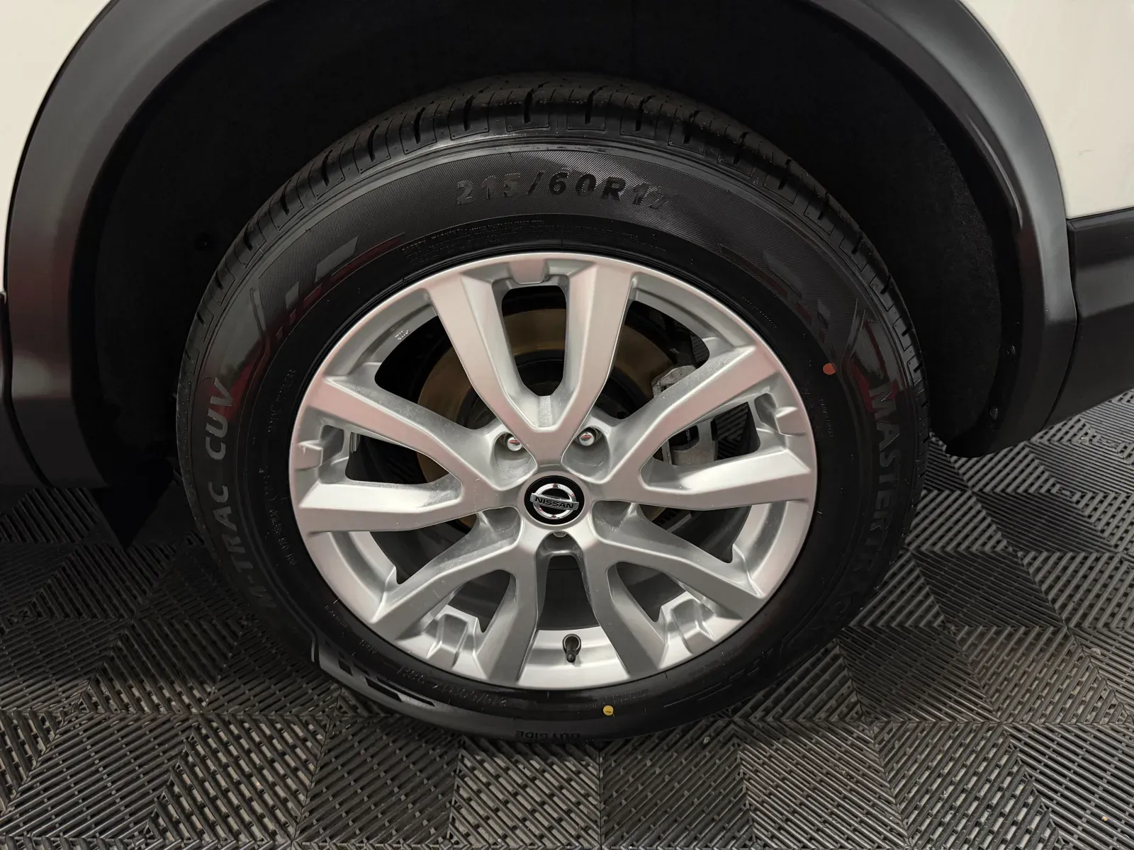 Nissan Rogue Sport photo 12