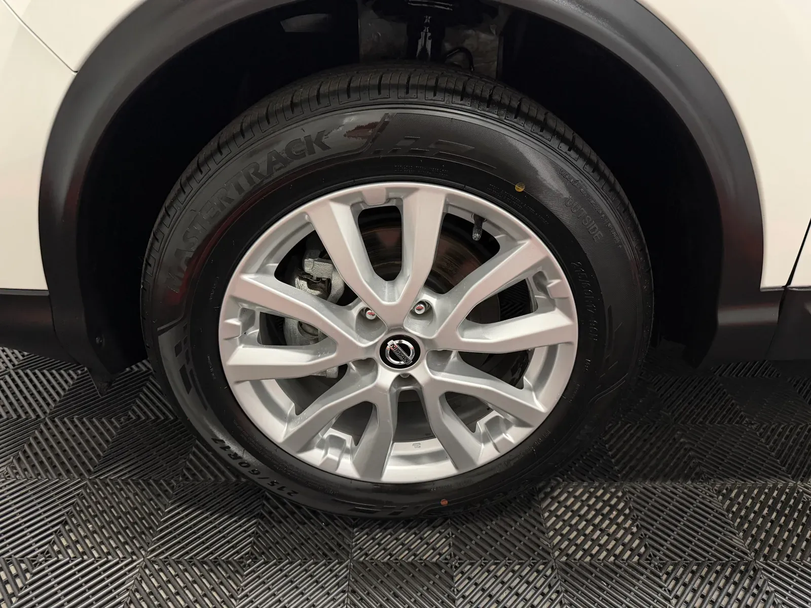 Nissan Rogue Sport photo 11