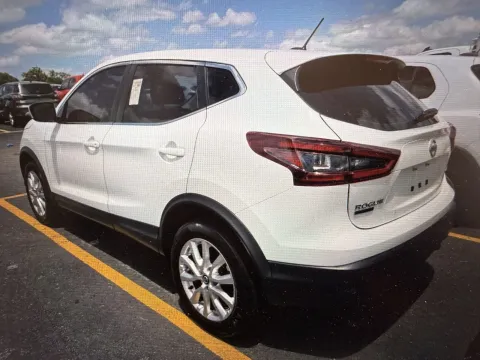 More photos of 2022 Nissan Rogue Sport S at Oakley Auto World, MO