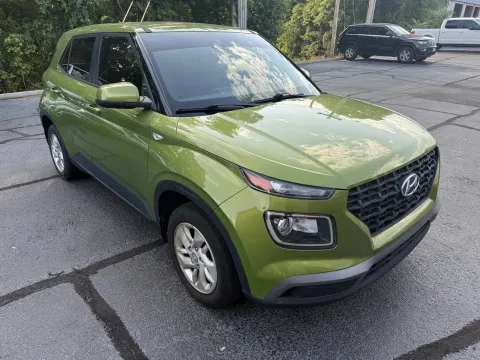 More photos of 2021 Hyundai Venue SE at Oakley Auto World, MO