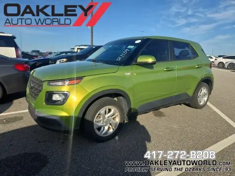 Green 2021 Hyundai Venue SE for sale in Branson West, MO
