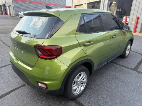 More photos of 2021 Hyundai Venue SE at Oakley Auto World, MO