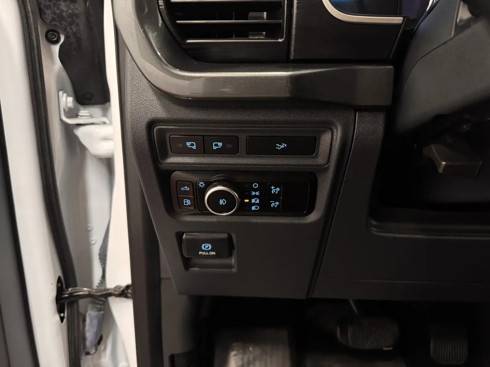 Ford F-150 photo 25