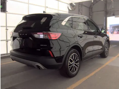 More photos of 2022 Ford Escape Plug-In Hybrid SE at Oakley Auto World, MO