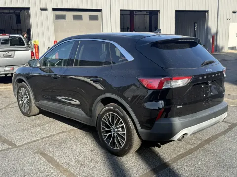 Photos of 2022 Ford Escape Plug-In Hybrid SE for sale in Branson West, MO at Oakley Auto World