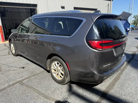 Photos of 2021 Chrysler Pacifica Touring L for sale in Branson West, MO at Oakley Auto World