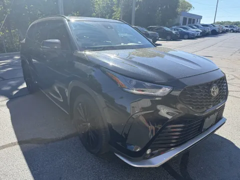 More photos of 2023 Toyota Highlander XSE at Oakley Auto World, MO