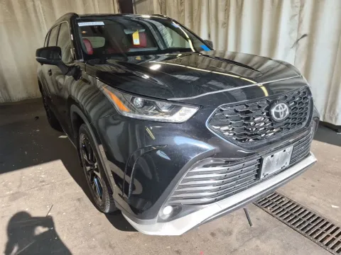 More photos of 2023 Toyota Highlander XSE at Oakley Auto World, MO