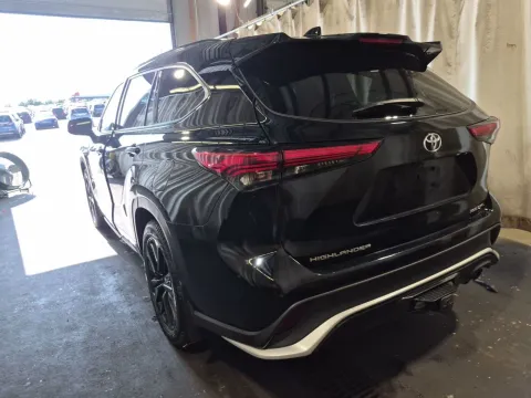 Photos of 2023 Toyota Highlander XSE for sale in Branson West, MO at Oakley Auto World