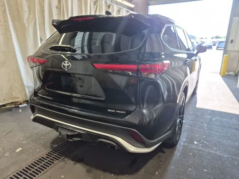 More photos of 2023 Toyota Highlander XSE at Oakley Auto World, MO