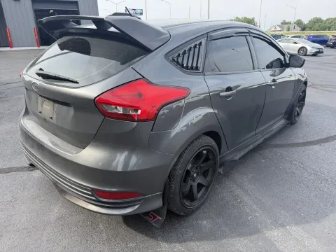 More photos of 2018 Ford Focus ST at Oakley Auto World, MO