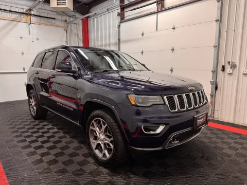 More photos of 2018 Jeep Grand Cherokee Limited at Oakley Auto World, MO