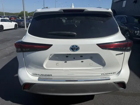 Another view of 2023 Toyota Highlander Hybrid Platinum for sale in Branson West, MO at Oakley Auto World