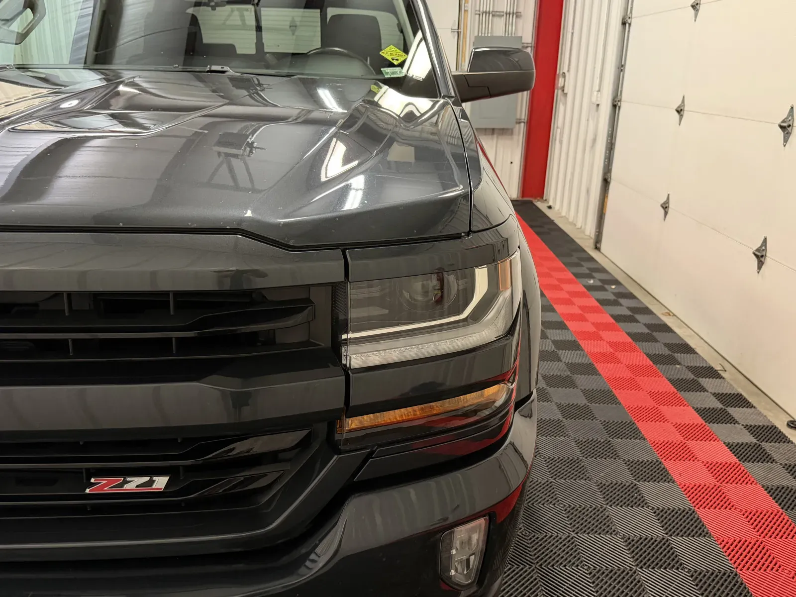 Chevrolet Silverado photo 9