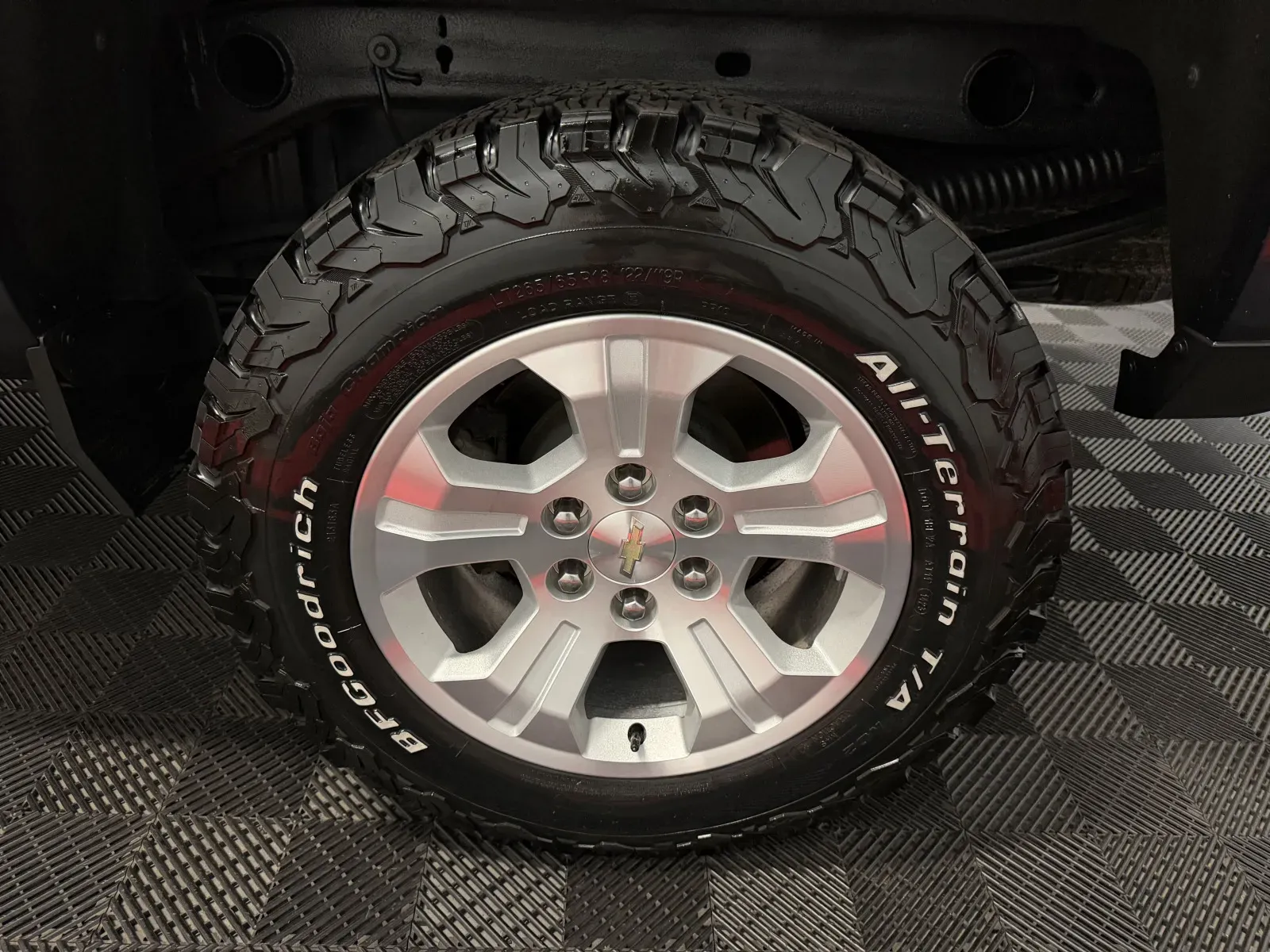 Chevrolet Silverado photo 13