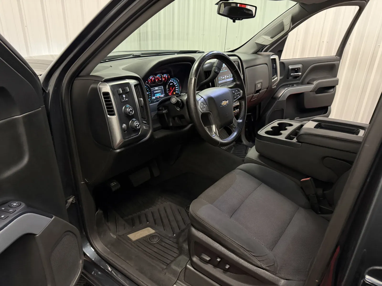 Chevrolet Silverado photo 38
