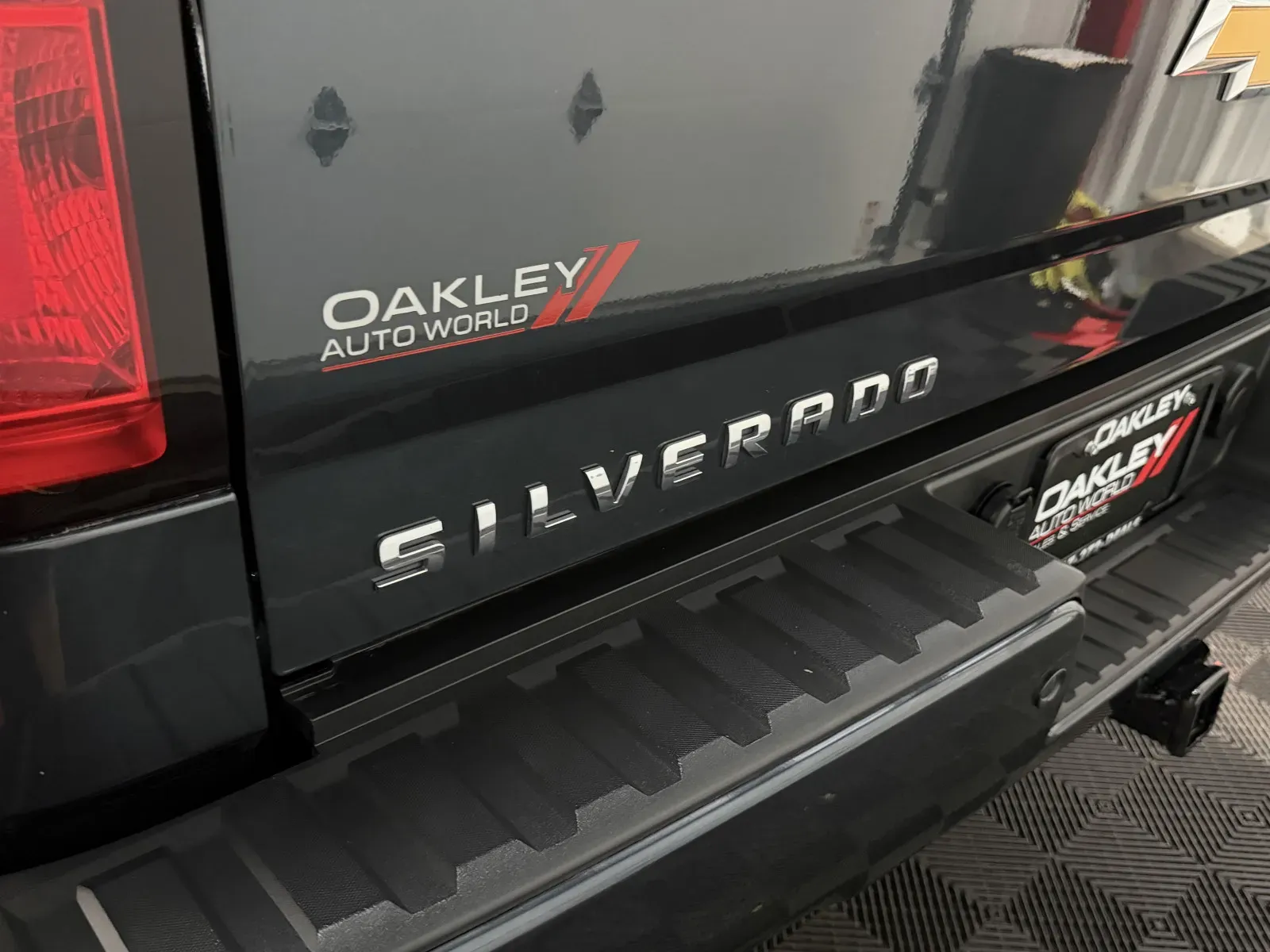 Chevrolet Silverado photo 15