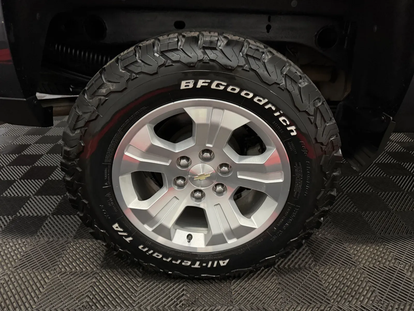 Chevrolet Silverado photo 19