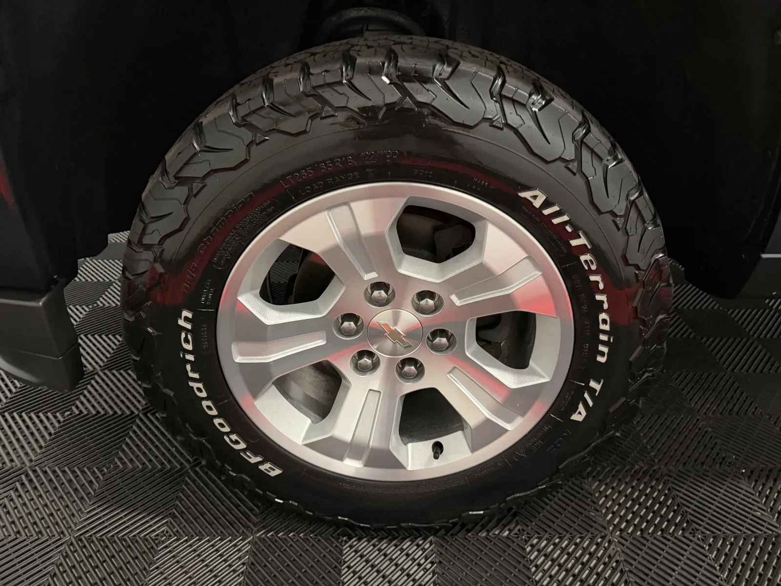 Chevrolet Silverado photo 11