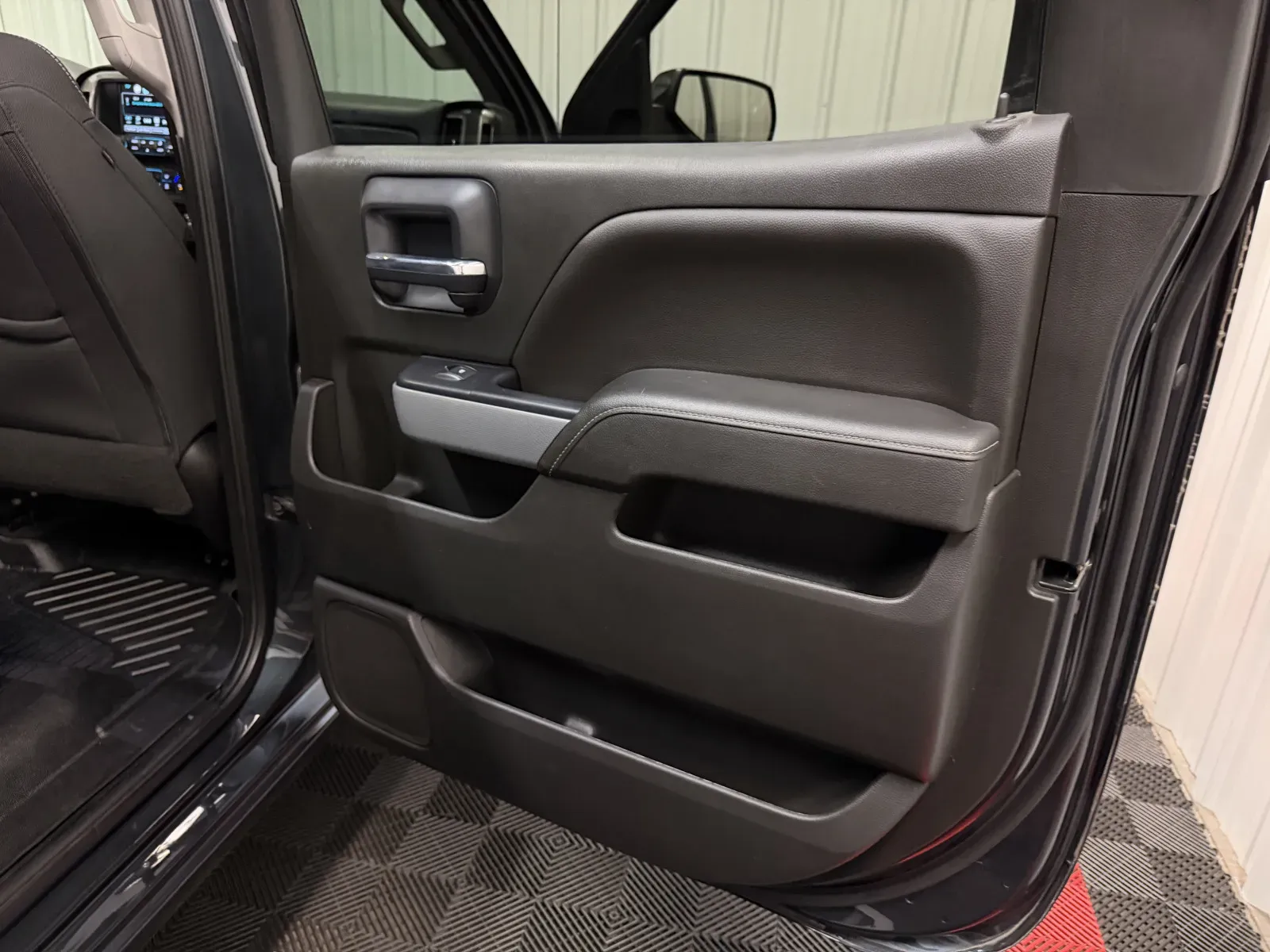 Chevrolet Silverado photo 40