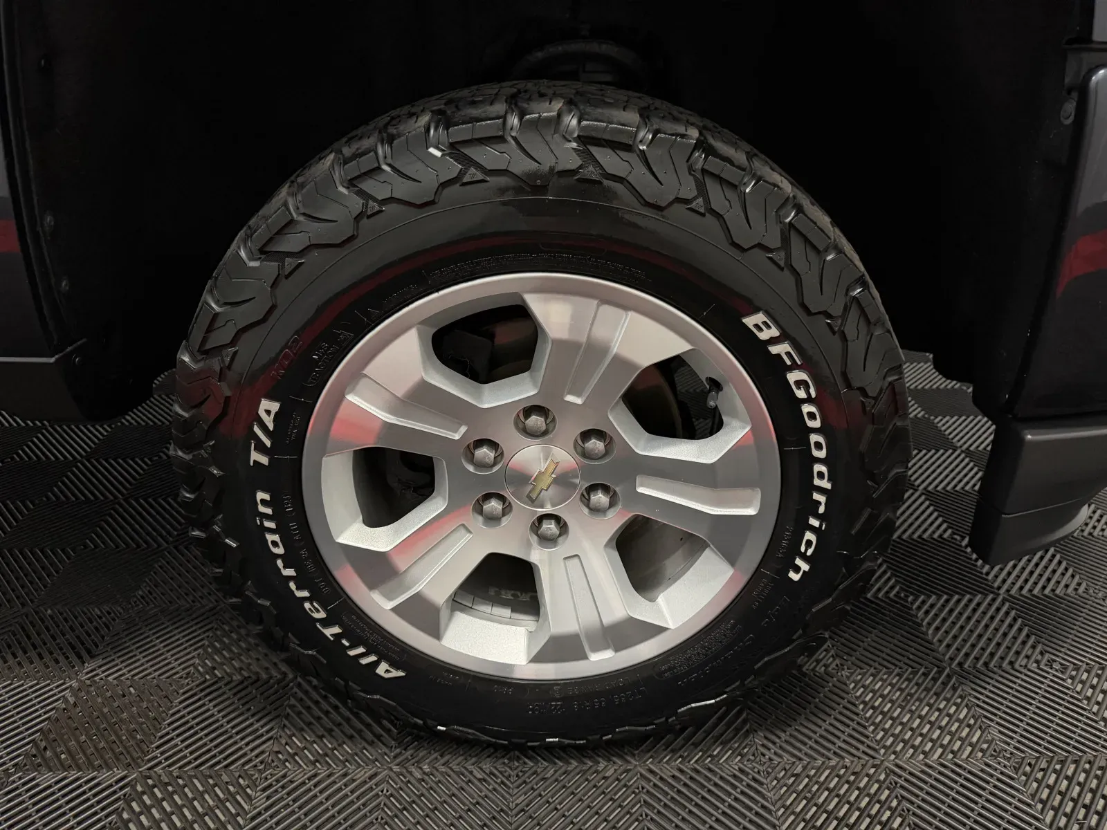 Chevrolet Silverado photo 20