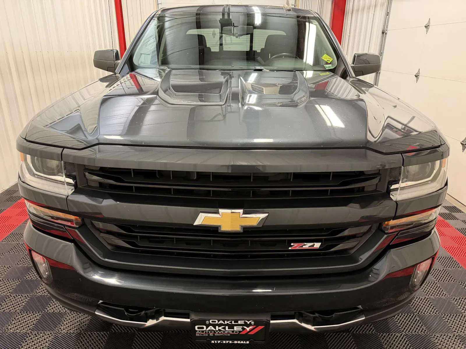 Chevrolet Silverado photo 7
