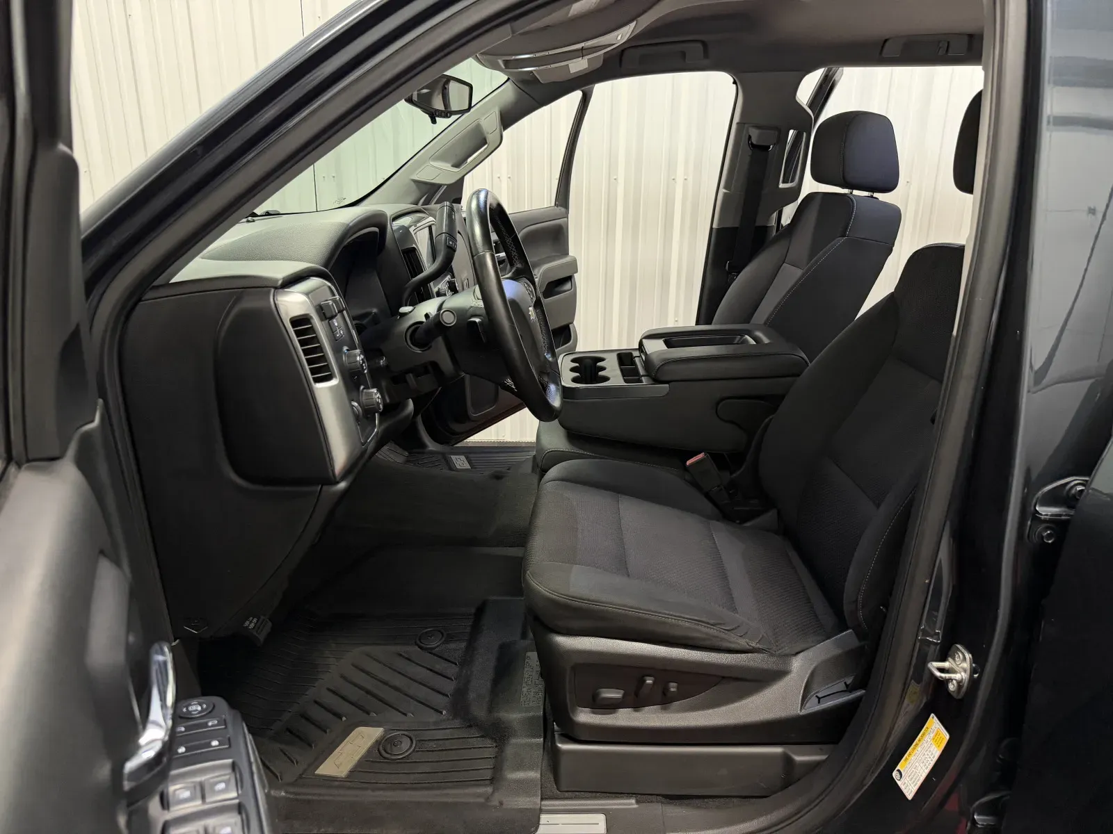 Chevrolet Silverado photo 36