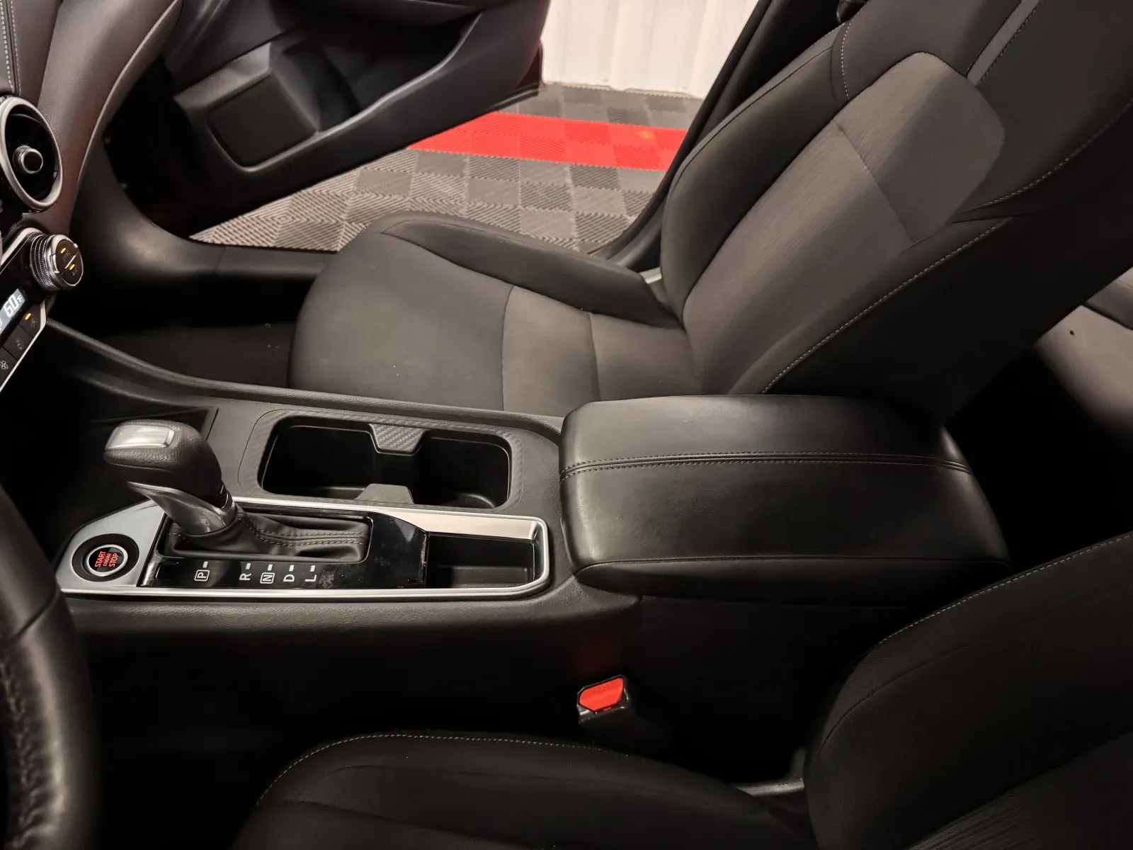 Nissan Sentra photo 31