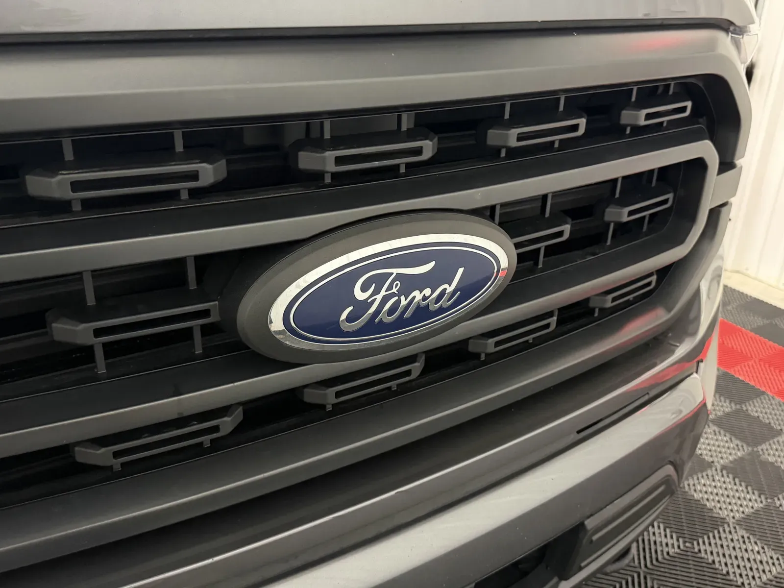 Ford F-150 photo 6