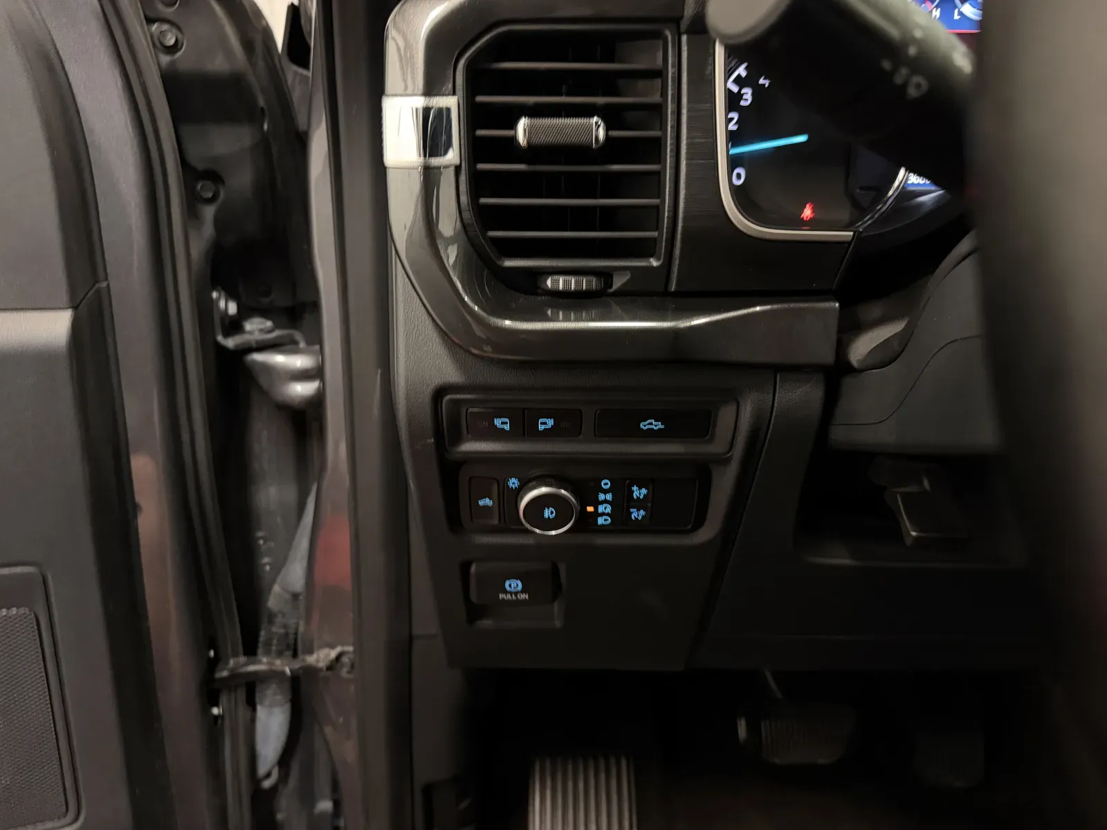 Ford F-150 photo 25