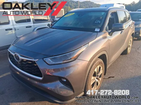 Gray 2021 Toyota Highlander XLE for sale in Branson West, MO