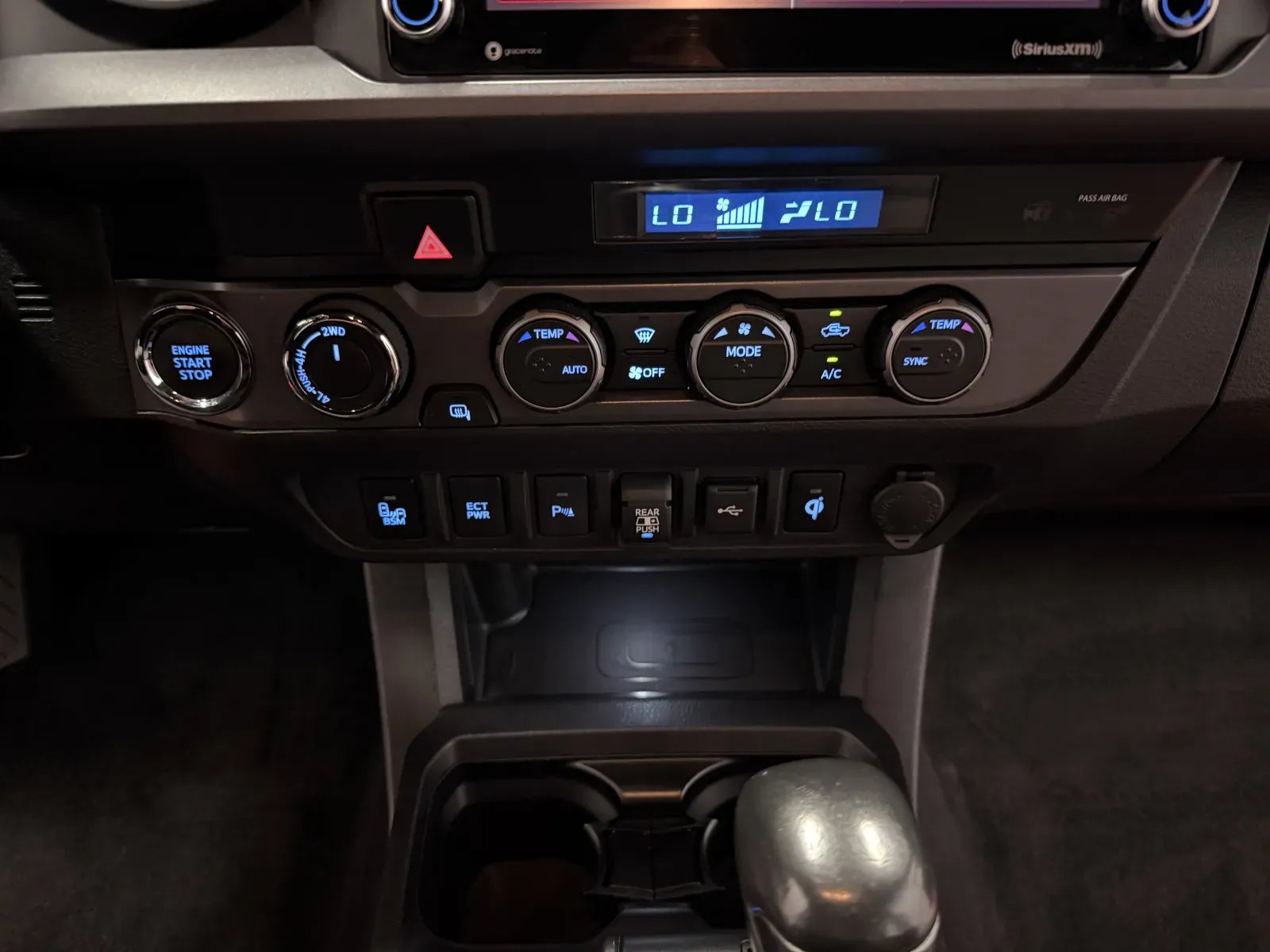 Toyota Tacoma photo 33